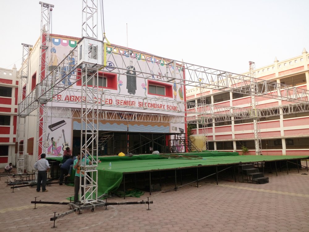 Silver Paint Square Iron Lighting Truss
