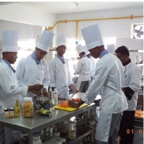 Male Hotel Chef Suppliers, 24 Hour