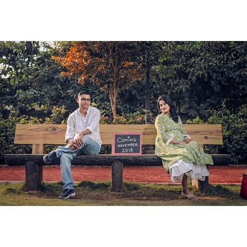 Maternity Photography Service in Pune