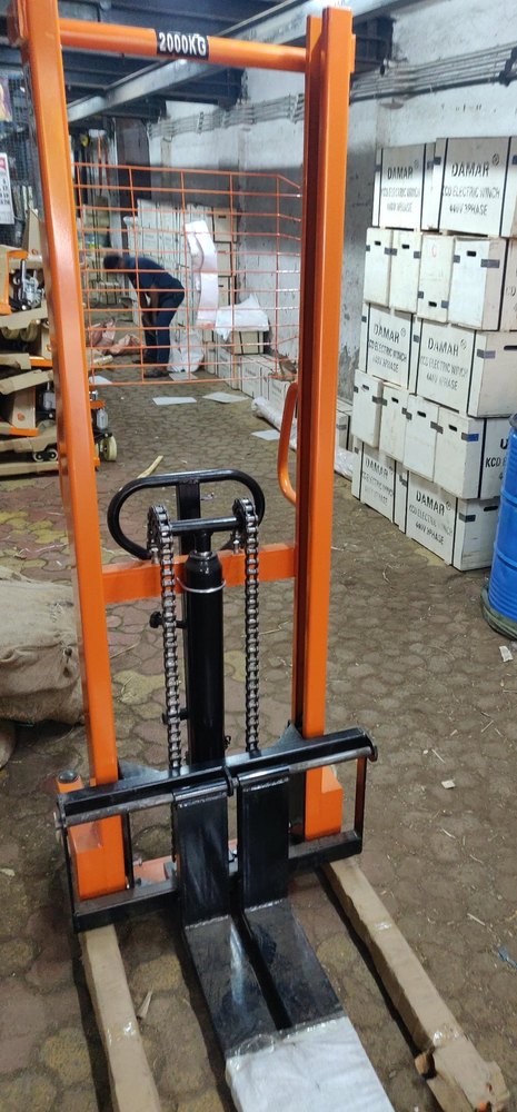 Damar Hydraulic Stacker, For Goods Lifting