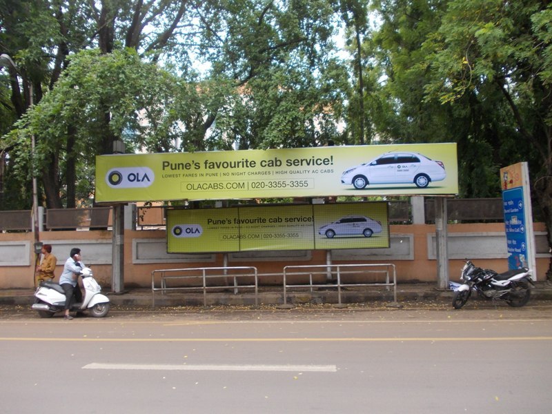 Offline Outdoor Pune Bus Shelter Advertisement