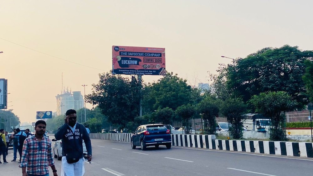 1 Month Steel Unipole Advertising, in Pan India