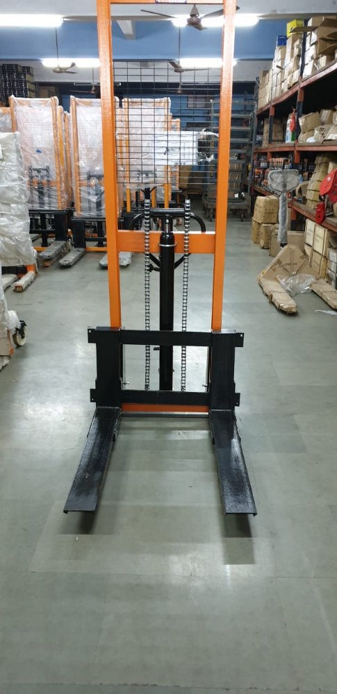 RAJHT Standard Hydraulic Lift Stacker, For Material Handling