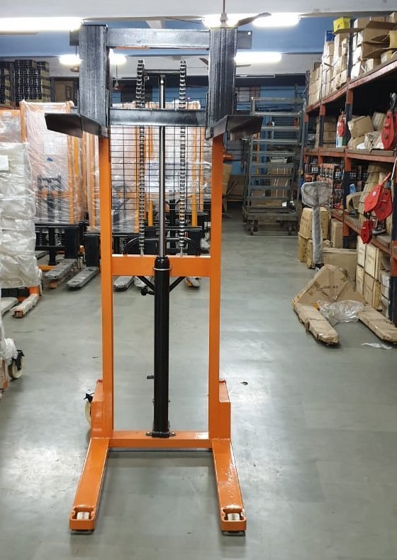 Sre 1000kg Hydraulic Stacker Lift, For Industrial, Manual