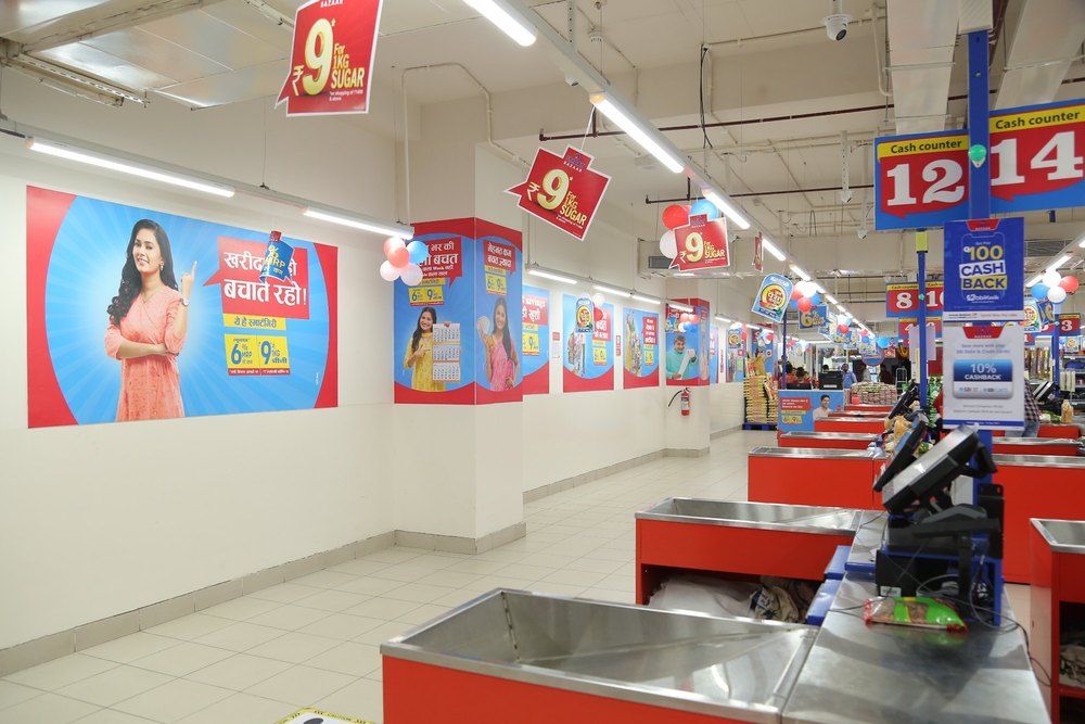 Banner Advertisement Service Outdoor and Indoor Mall Branding Advertising Services