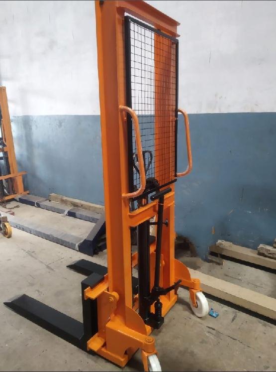 Maruti Manual Hydraulic Pallet Stacker, 1.2m, 1.6m