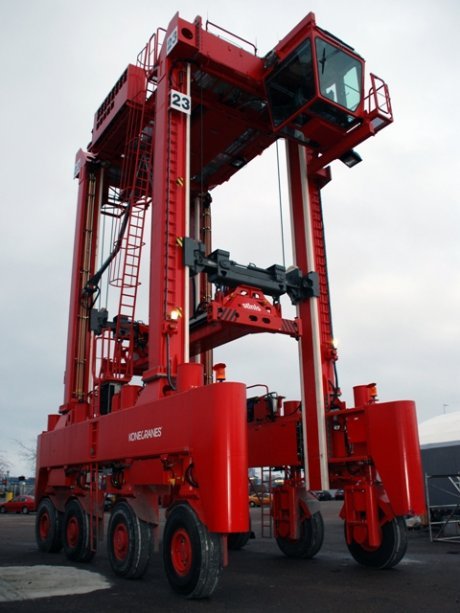 Straddle Carriers