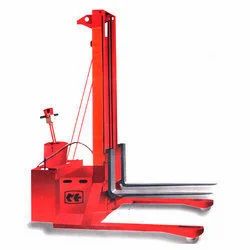 Standard Straddle Type Stacking Trucks, Capacity: >25 ton