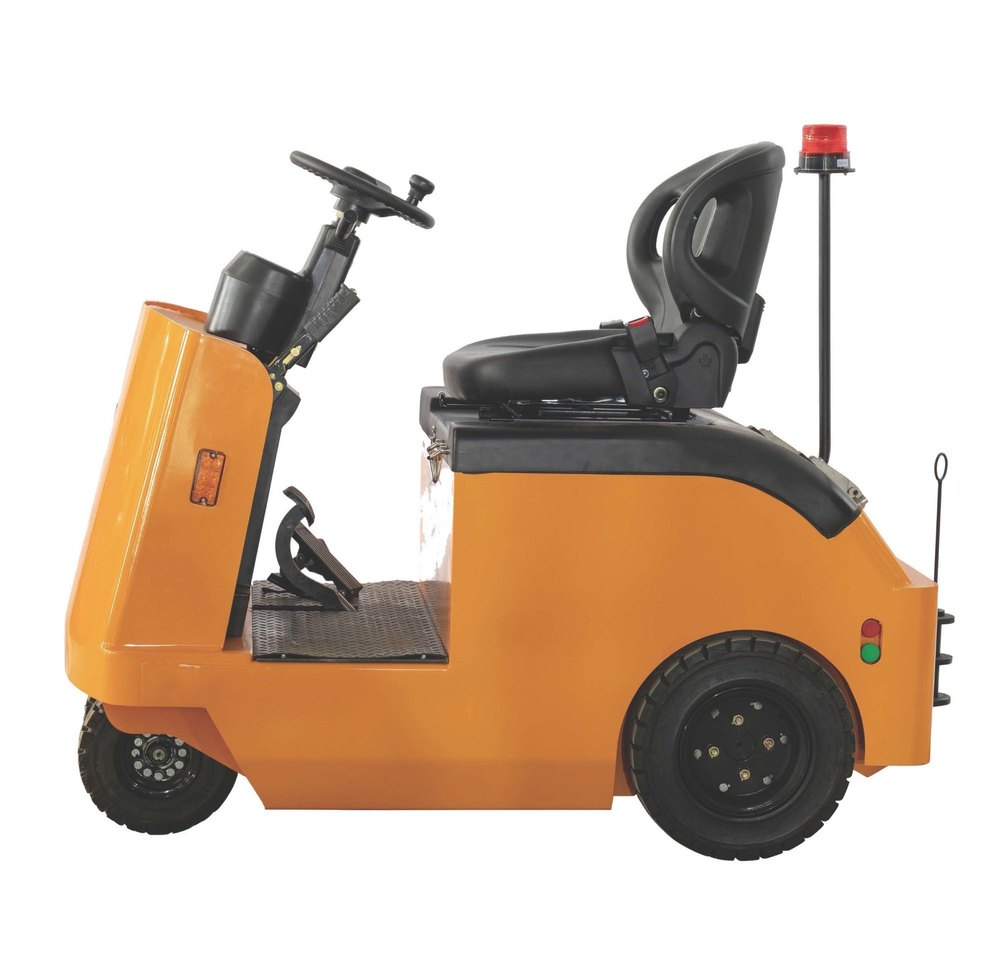 DC Industrial Manipulators Standing Type Electric Tow Tractor