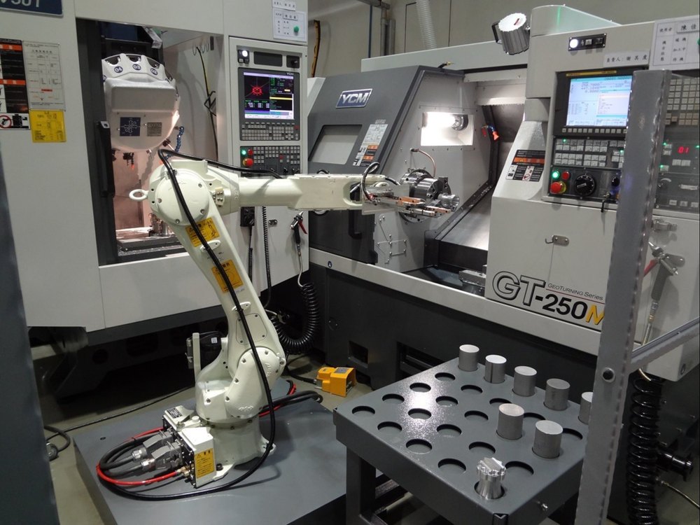 Stainless Steel Material Handling Robotic System, Lifting Capacity: 1000 kg