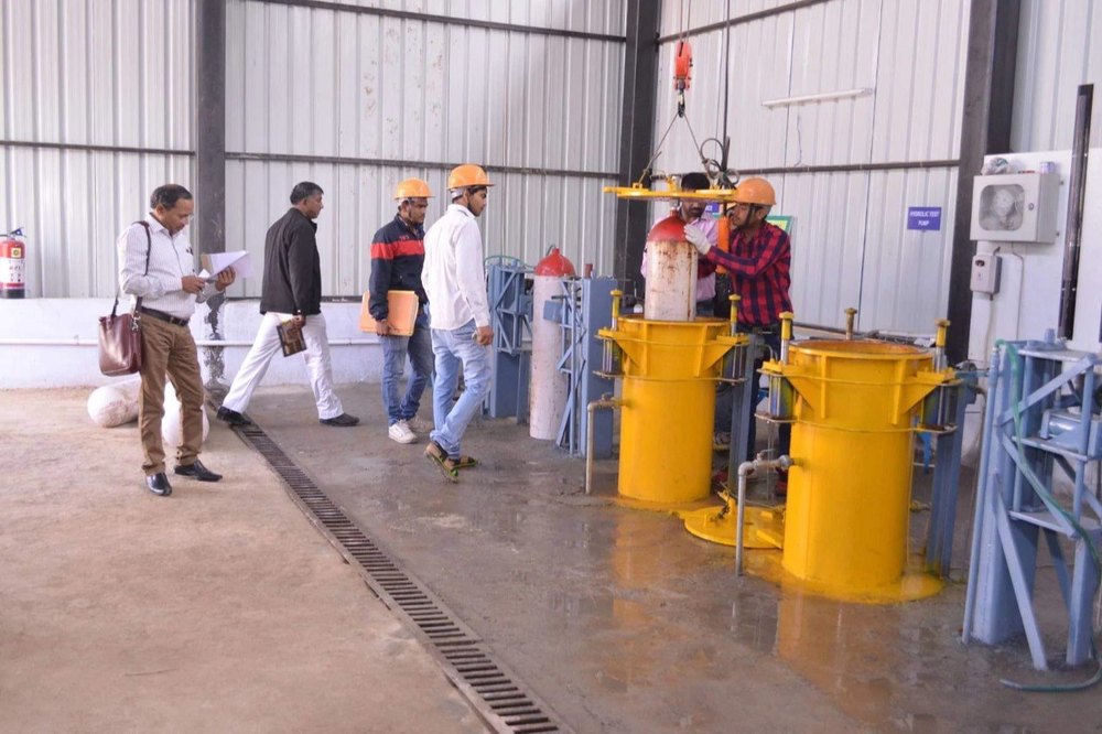 External and Internal Visual Inspection CNG Cylinder Hydro Testing Services