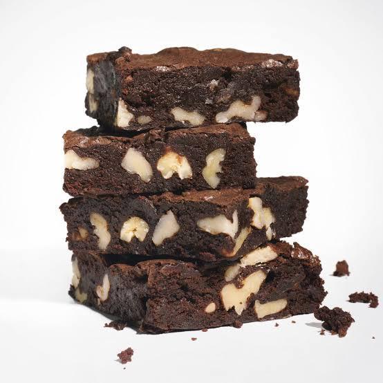 With Egg Brea Chocolate Walnut Brownie, Packaging Type: Packet