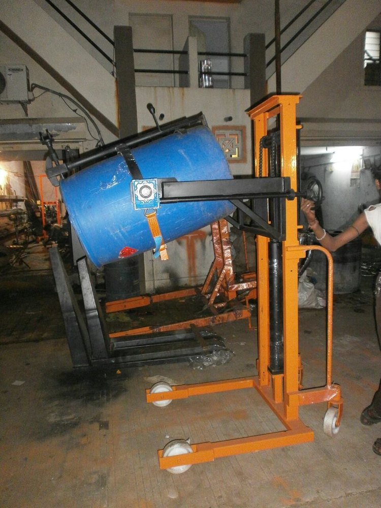 Battery Powered Drum Rotator YL-450, for Drum Gripper, Capacity: 450 kg