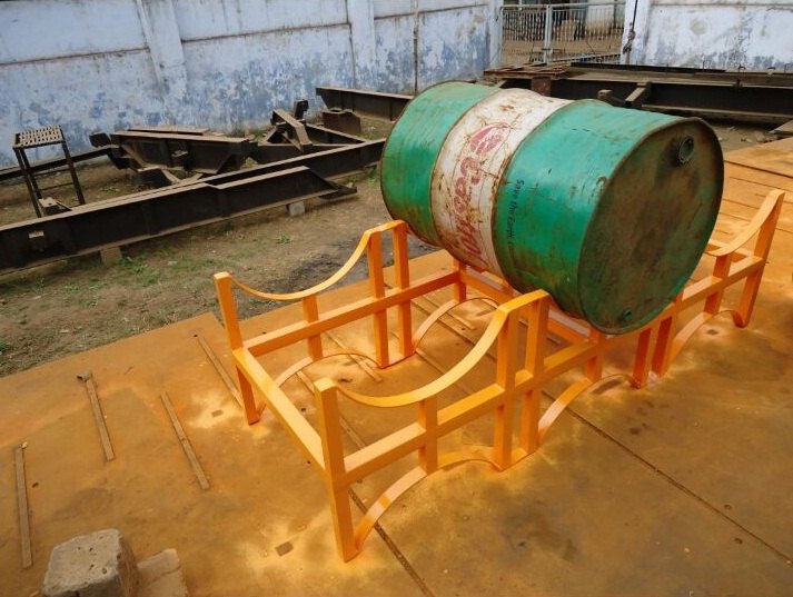 Manual Industrial Drum Stand, Lifting Capacity: 50-100 (Kg)