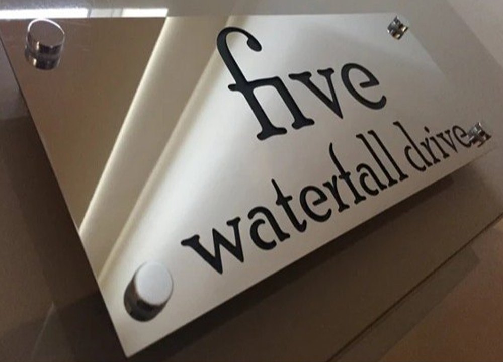 SS Laser Cut Signage Printing Service, in India