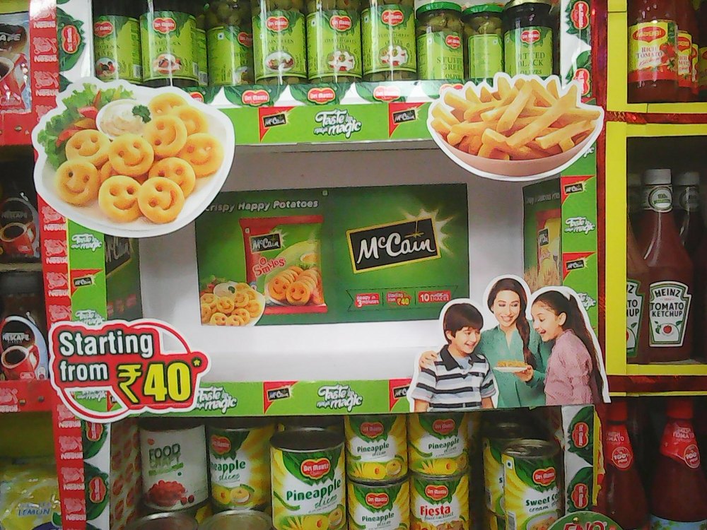 Paper Window Display Printing Service, Size: 15x20 Inch