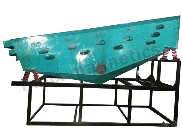 Iron Electromagnetic Shaker Screen Center Shaft Vibrating Equipment, For Industrial