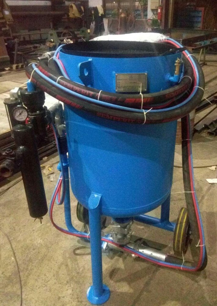 Sand Blasting Hopper, 1000 Kg, 7 Hp