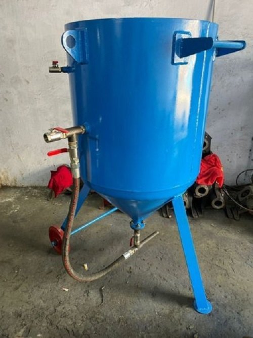 Sand Blasting Hopper, 1000 Kg, 7 Hp