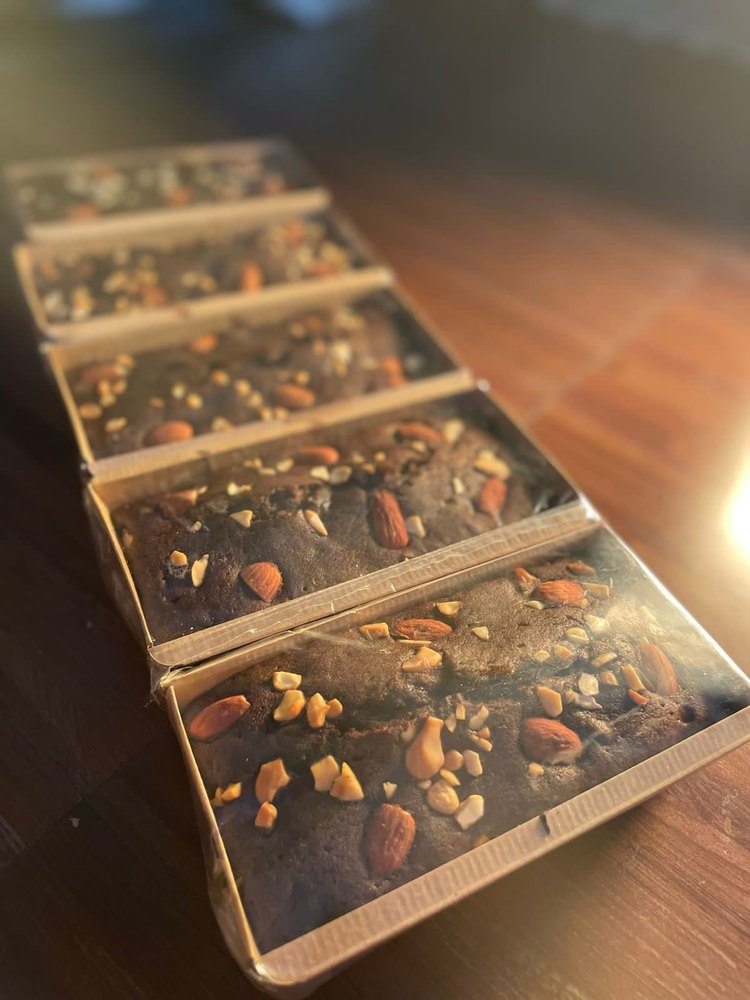 Round Christmas Plum Cake, Packaging Type: Packet