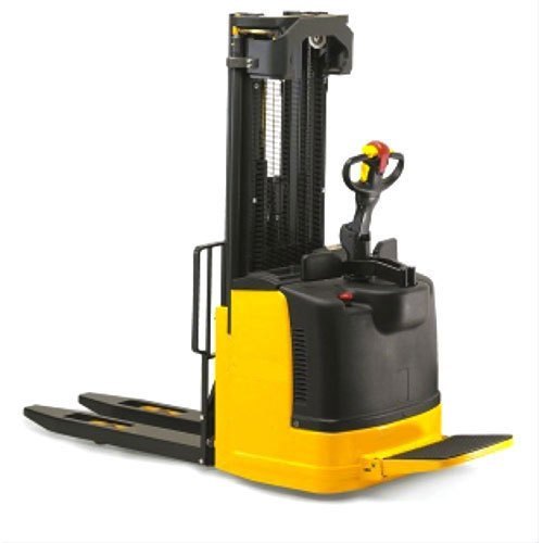 M.G. Manual And Battery Operator Used Electric Stacker