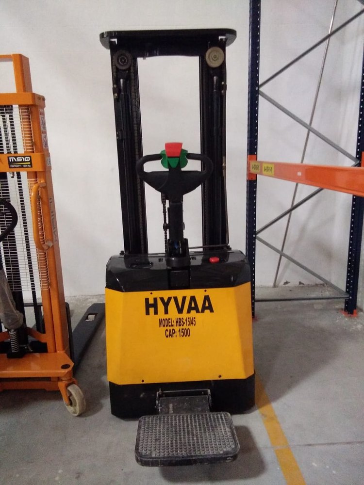 Stack Easy Fork lift Used Electric Stacker, For Material handling, 740mm