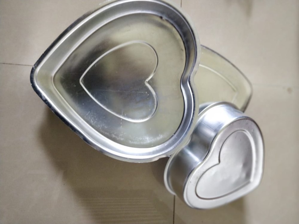 Silver Stainless Steel Heart Cake Tin