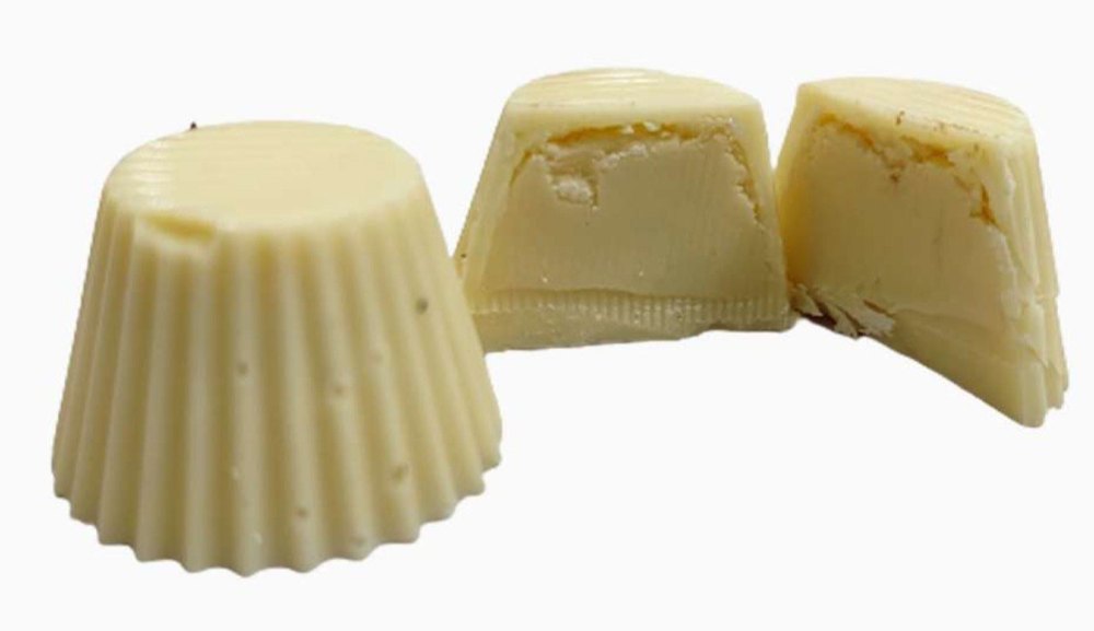 Creamy Round Malai Pista Soft Centered Handmade Chocolate, For Eating