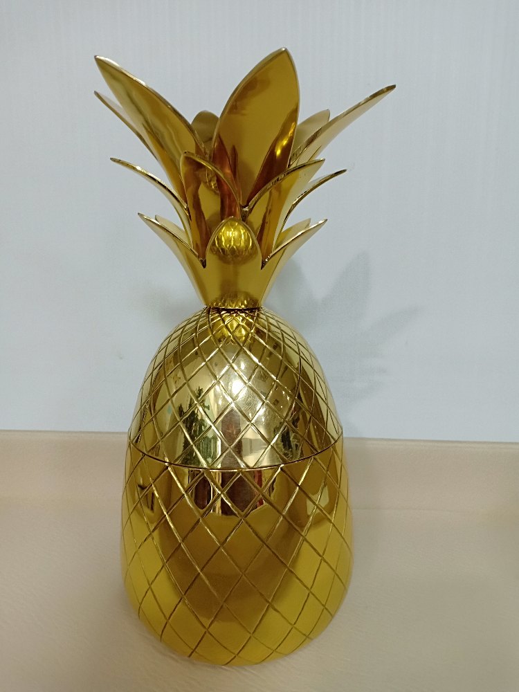 Unique Brass Pineapple Mug, Packaging Type: Box