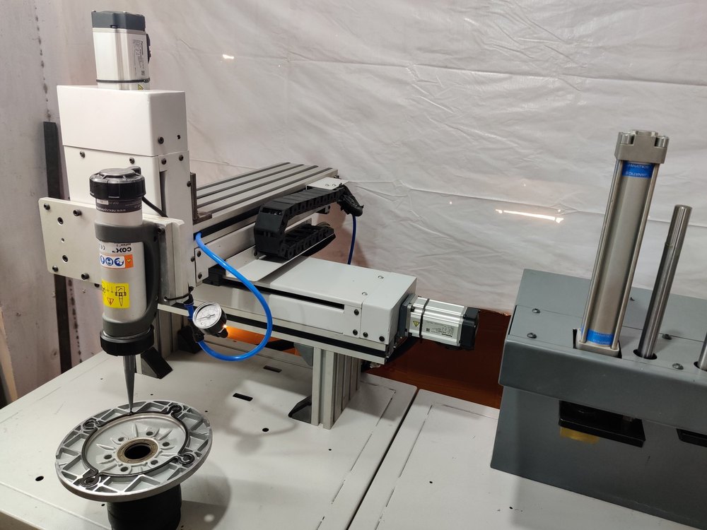 Mild Steel Automatic Gasket Sealant Dispensing Robotic System, Computerized