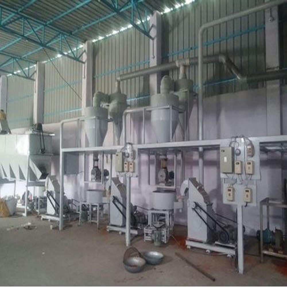 Automatic Commercial Spice Grinder Machine, Three Phase, 250 kg/Day