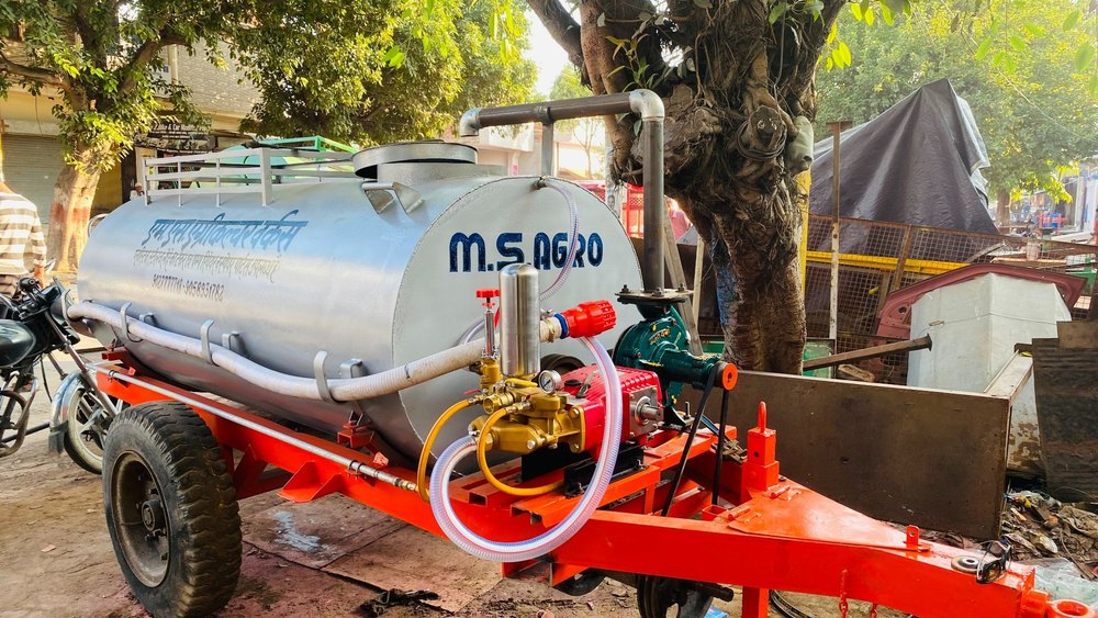 Water White Tractor Spray Tanker, For Agriculture