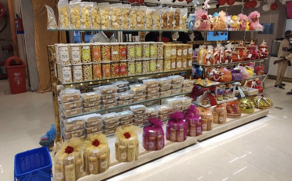 Glass Free Standing Unit store display racks, For Departmental Stores