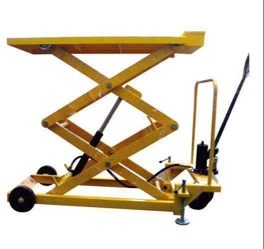 Scissor Mild Steel Industrial Lifting Equipment, Lifting Capacity: 300 - 500 KG
