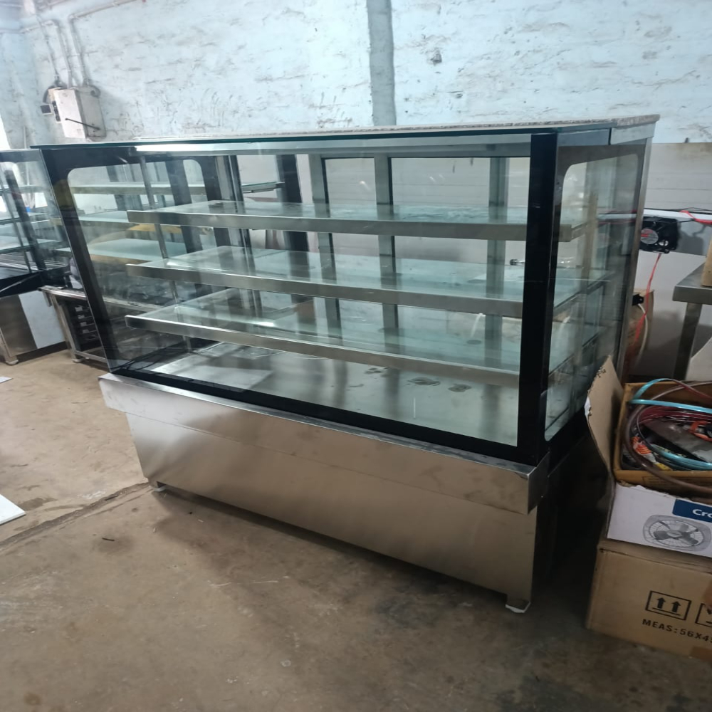 4 Feet Rectangular Straight Glass Display Counter