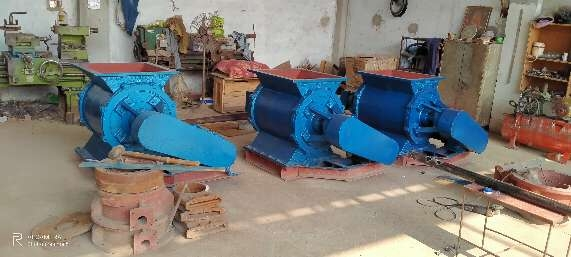 2.5-5 Kw Gravimetric Feeders Rotary Feeder, For Industrial, Lifting Capacity: 0-2 Tons