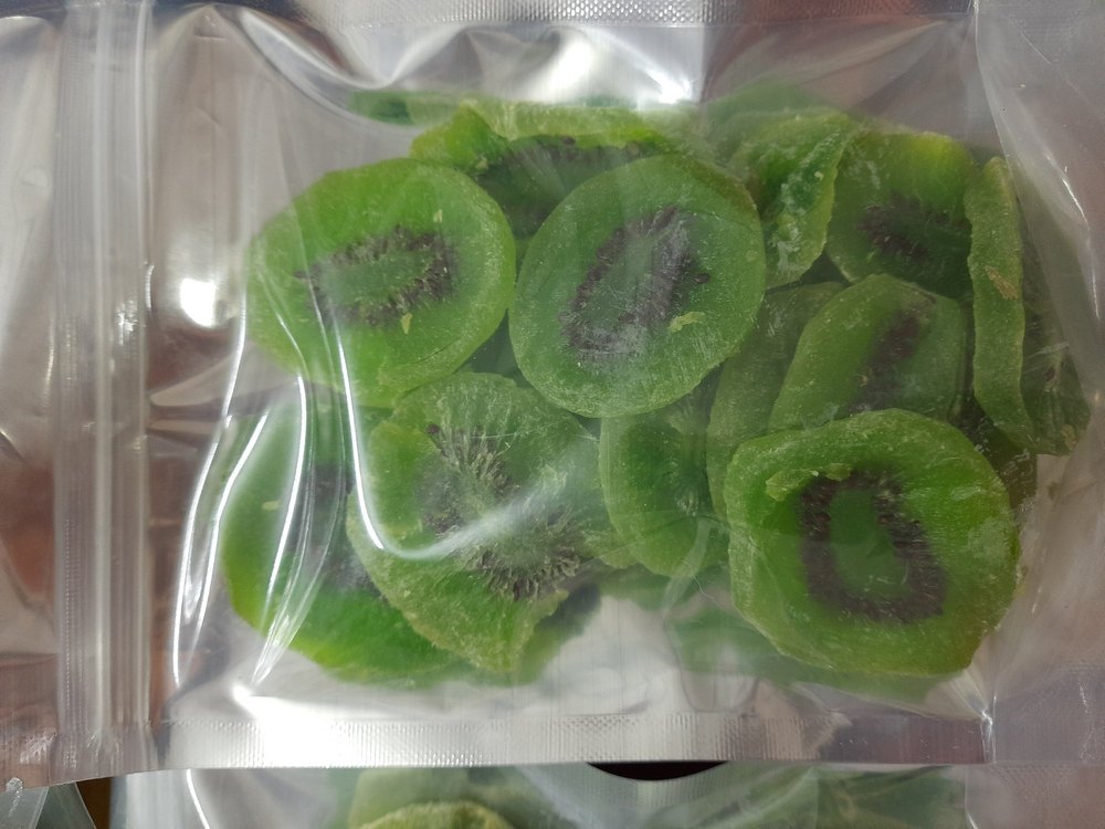 A Grade Kiwi, Packaging Type: Poly Bag, Packaging Size: 1kg