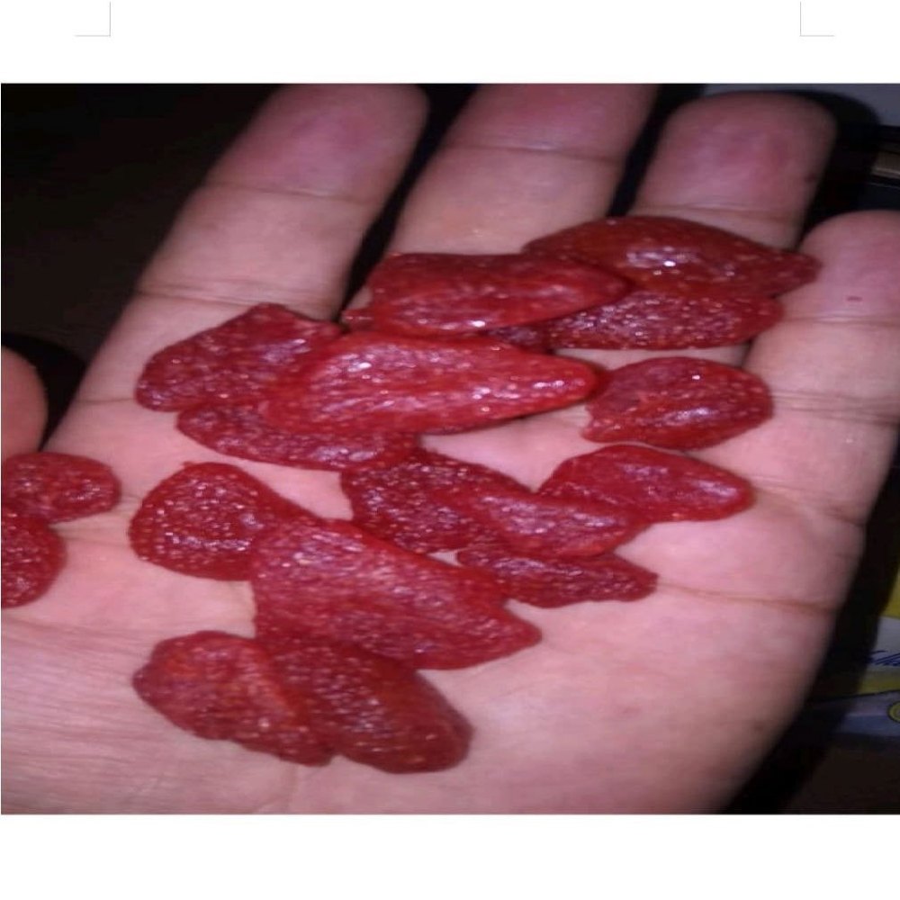 Dried Strawberry, Packaging Type: Plastic Bag, Packaging Size: 1 Kg