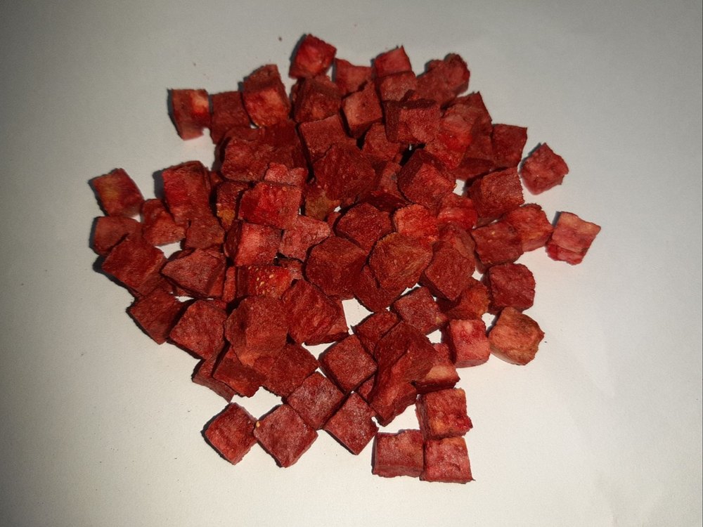 Freeze Dried Strawberry Dices, Aluminium foil bags, Packaging Size: 0.5 KG