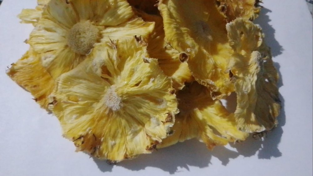 Pale Yellow Solar Dehydrated Pineapple, Loose