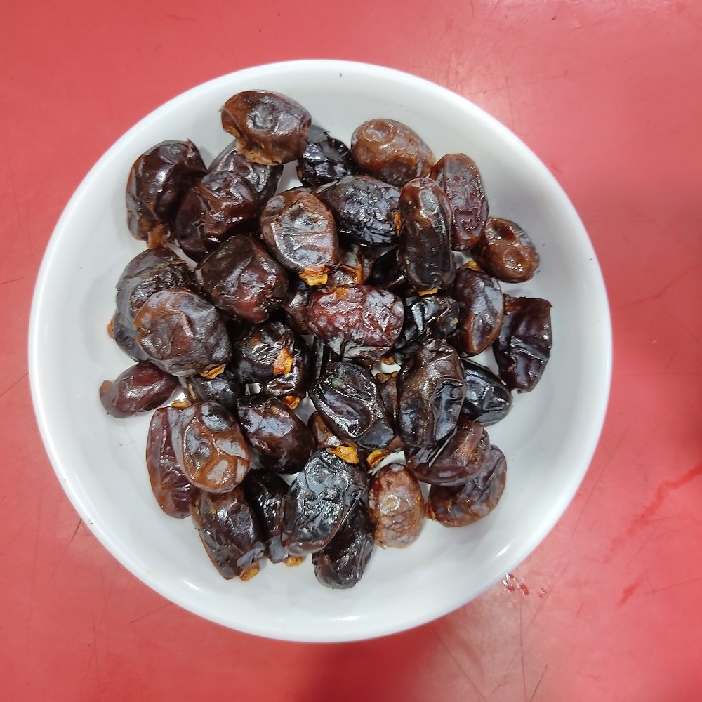 Brown Dry Oman Dates, Packaging Type: Loose
