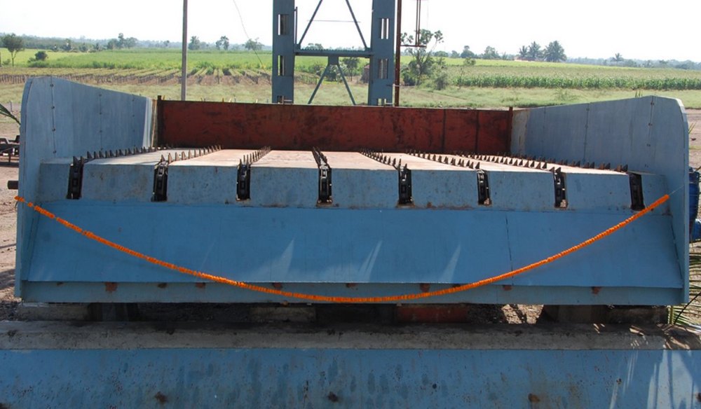 Feeder Table