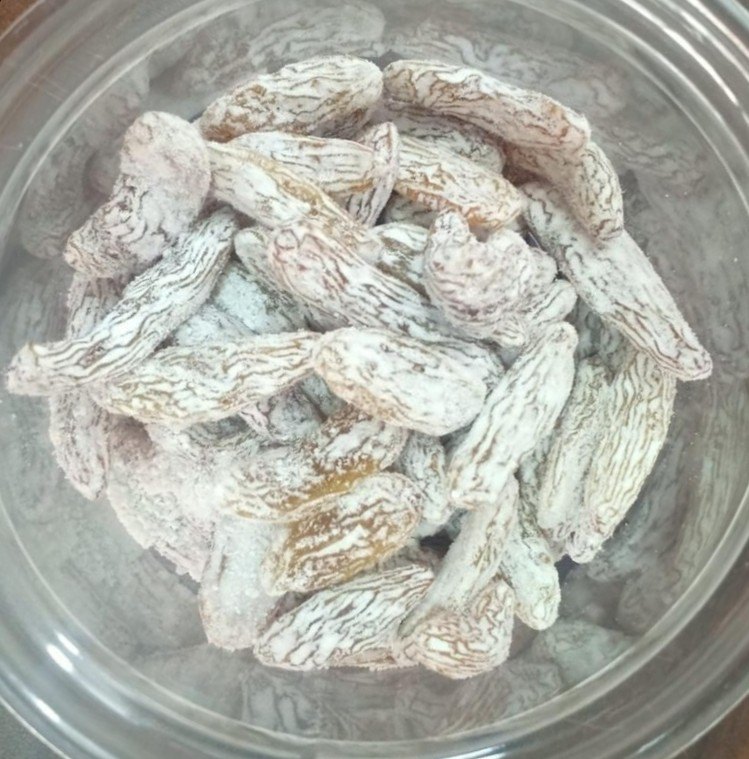 Golden Paan Flavoured Raisins