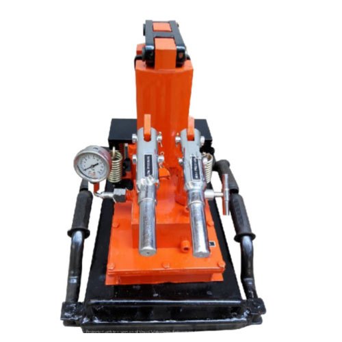 Manual Hydraulic Compressor Machine, Capacity: 2.2 L