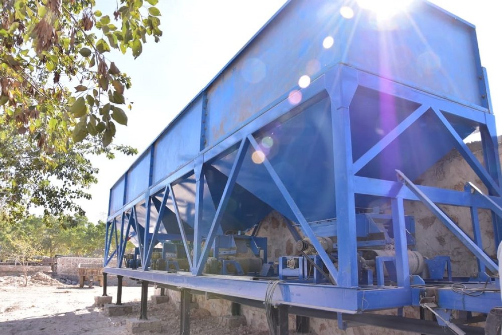 Shiromani Enterprises 50 W Asphalt Drum Feeder Mixing Plant, Lifting Capacity: 2-4 Tons