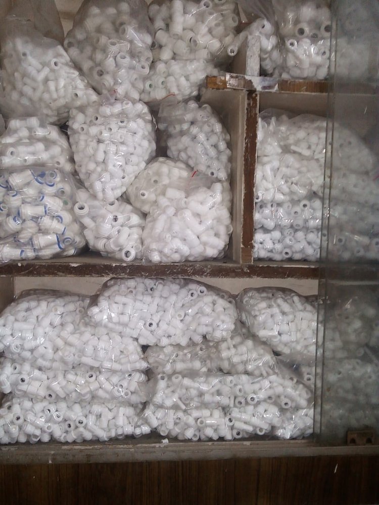 White RO Fittings 1/4 and 3/8, Model Name/Number: Fitiings