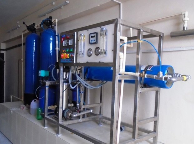 EMPERIA Reverse Osmosis Industrial UV Water Purifier, Purification Capacity: 2000 Lph, Automation Grade: Fully Automatic