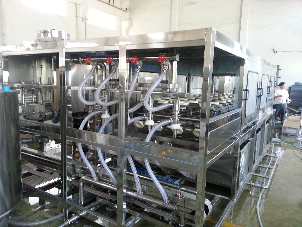 Mineral Water Filling Machine, Automatic, Capacity: 100 Jar Per/Min