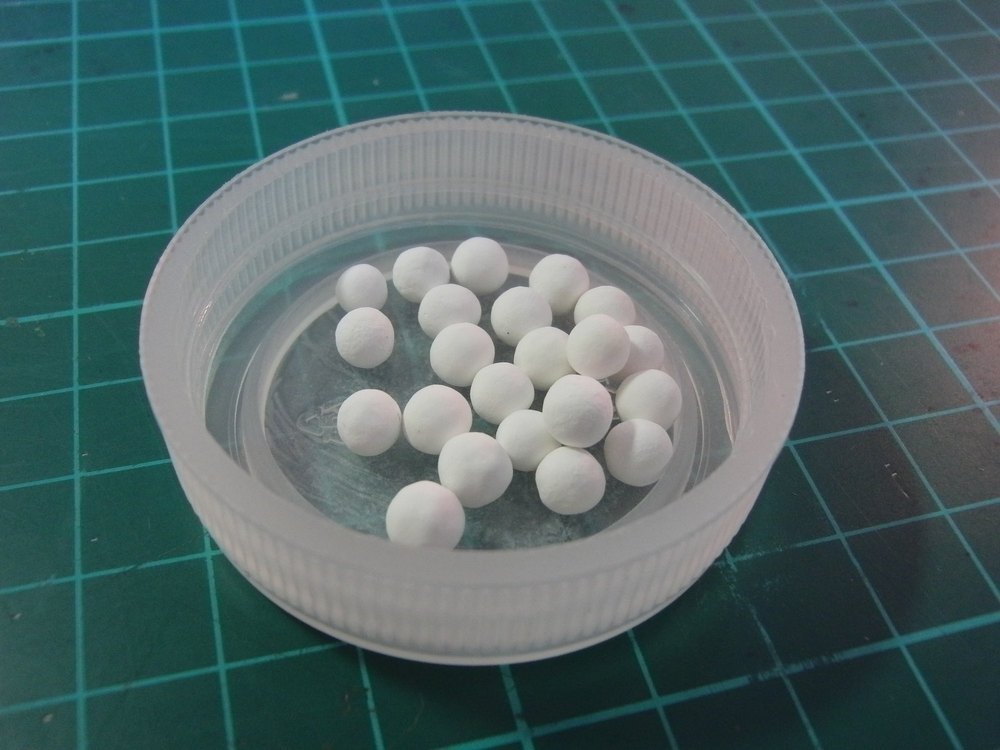 Solid White Activated Alumina Balls, Packaging Type: Drums, Packaging Size: 175 Kg
