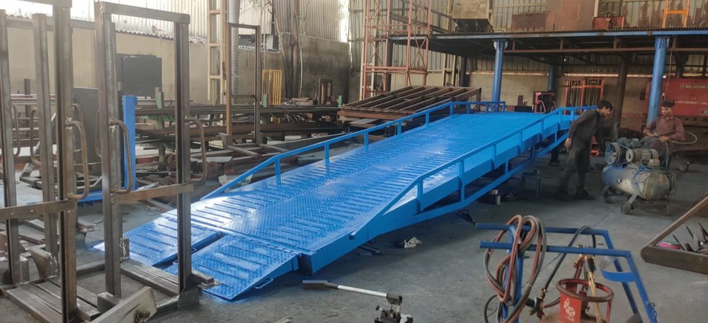 MS Portable Mobile Dock Ramp, For Truck Loading, Container Loadin